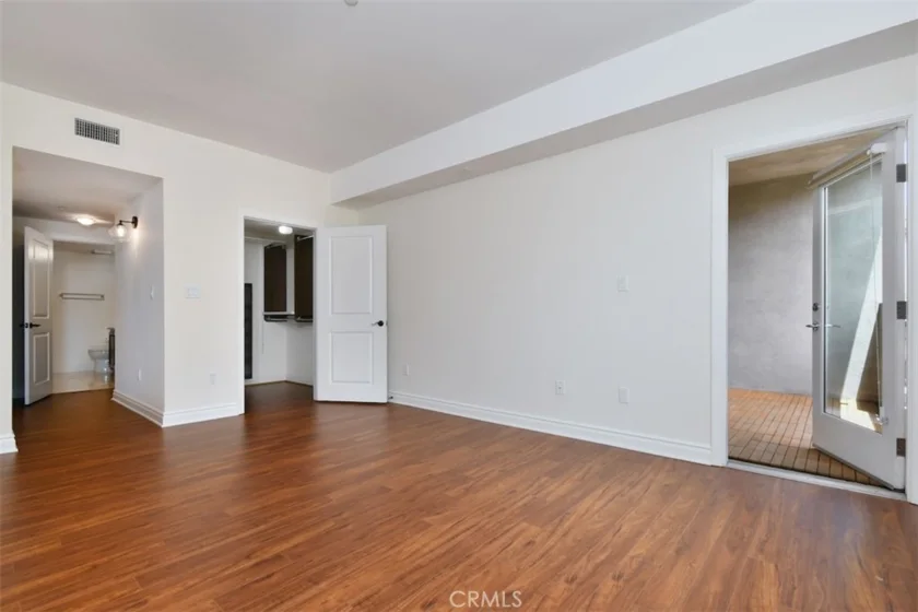 4424 Whitsett Avenue #107 photo 45