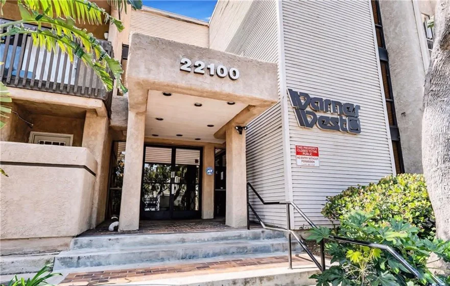22100 Burbank Boulevard #250F photo 1