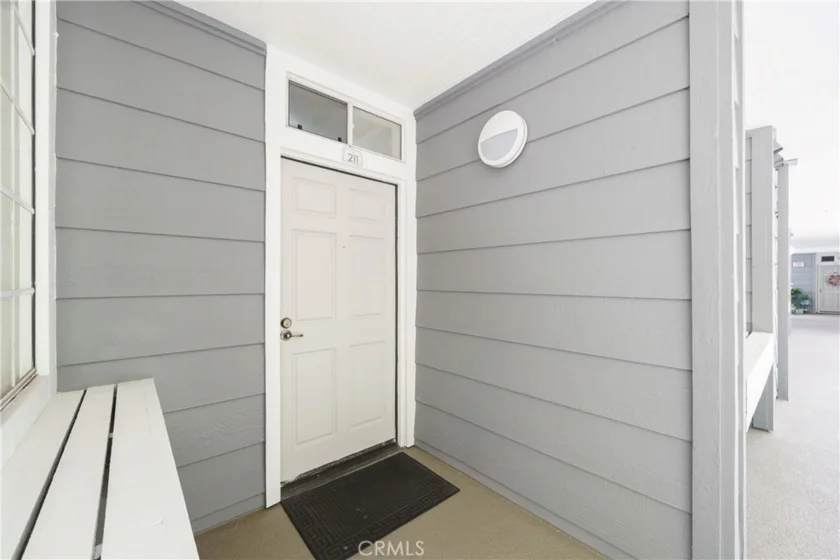 20301 Bluffside Circle #211 photo 4