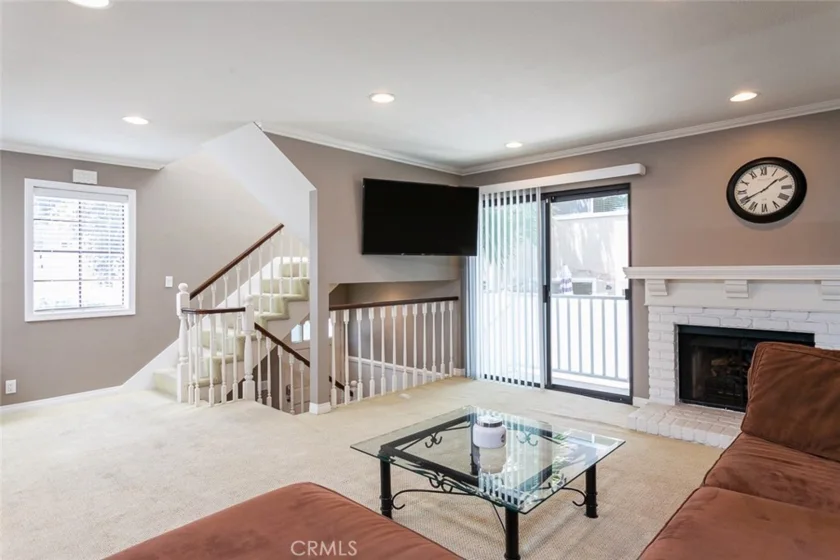 214 Mayfair Lane photo 1