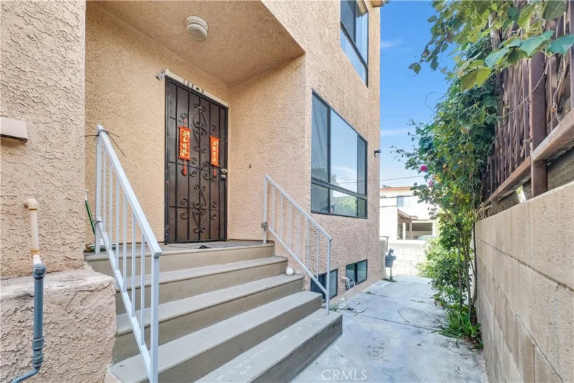 105 S Marguerita Avenue #F photo 1