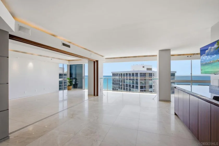 1710 Avenida Del Mundo #PH02 photo 21