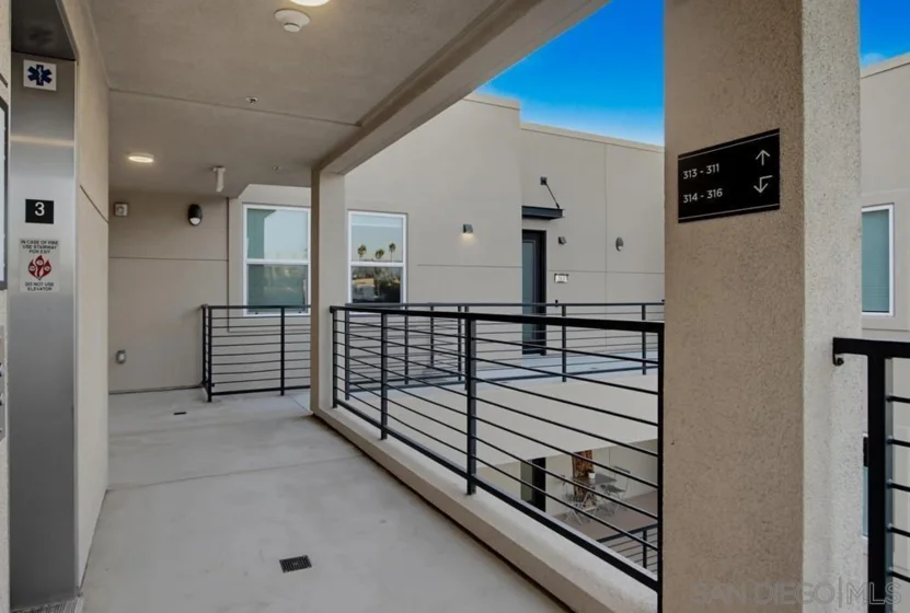 1021 S Cleveland Street #313 photo 4