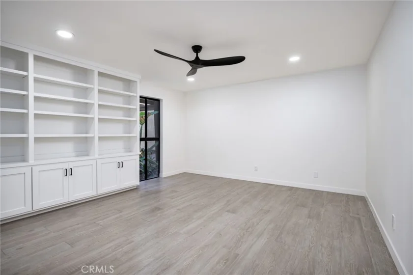 5116 N Marina Pacifica photo 16