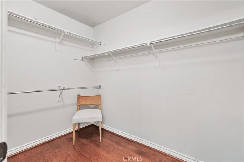 366 Villa Point photo 40