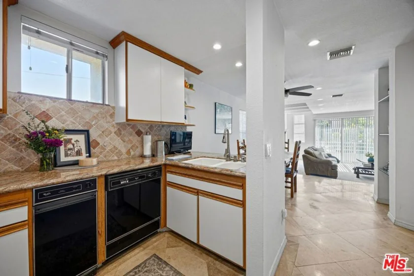 4549 Haskell Avenue #1 photo 8