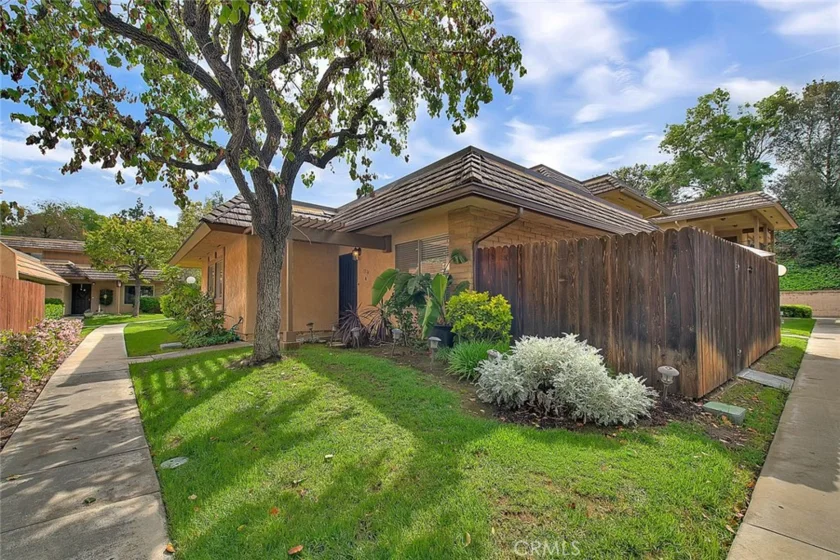 1074 Las Lomas Drive #A photo 1