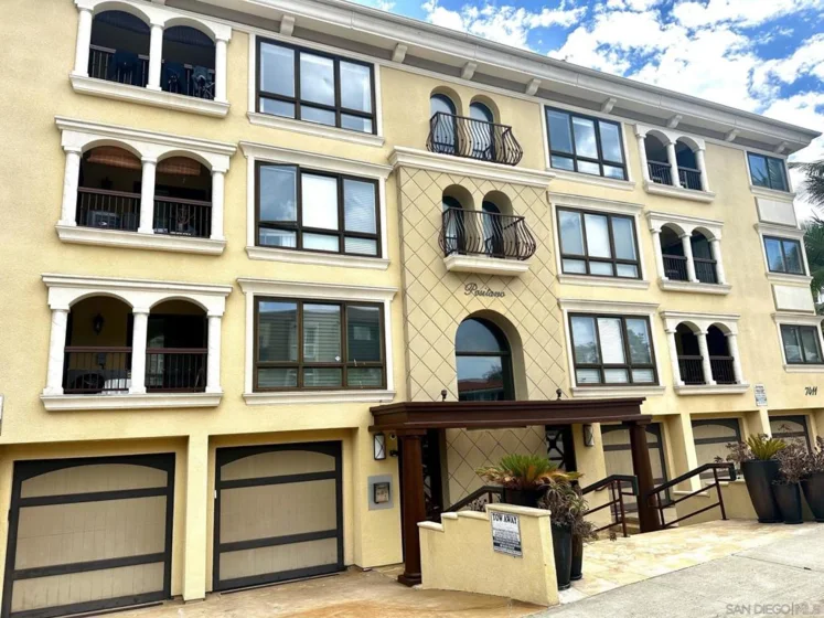7411 Herschel #3F photo 18
