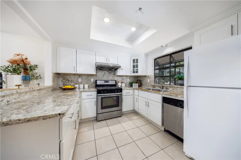 511 N Curtis #F photo 6