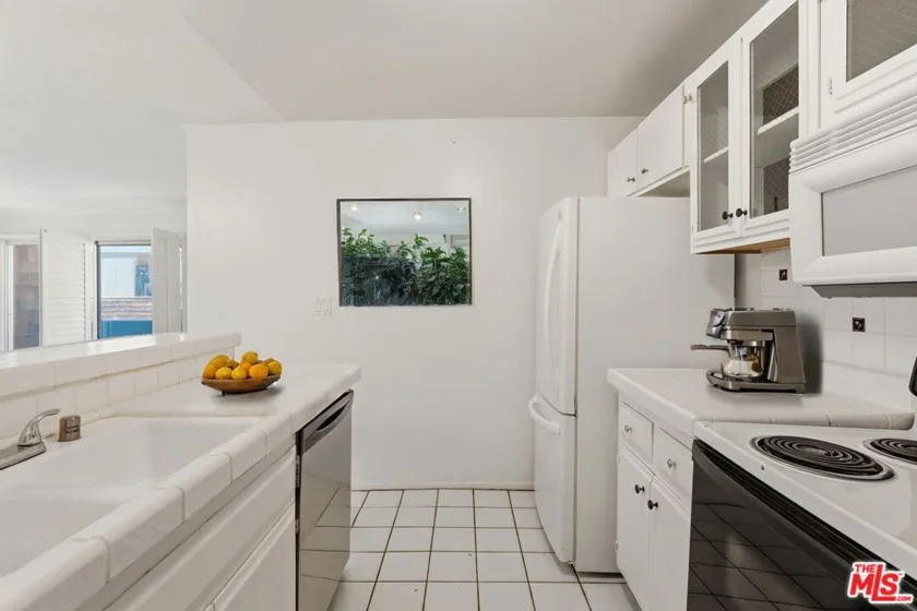 5414 Newcastle Avenue #19 photo 7