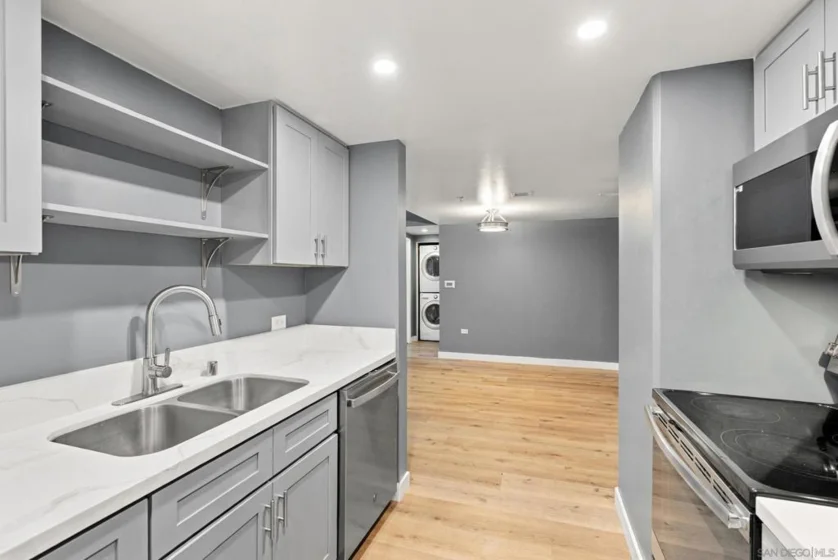 425 W Beech Street #314 photo 5