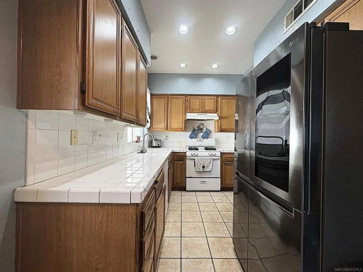 27593 Marian Road photo 8