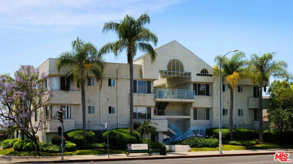 10706 Victory Boulevard #103 photo 1