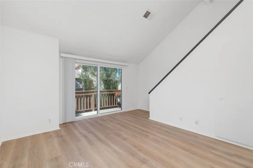 89 Lemon Grove photo 8