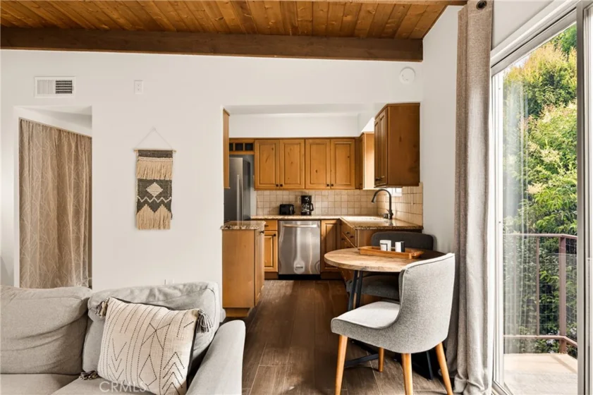 4230 Whitsett Avenue #6 photo 7