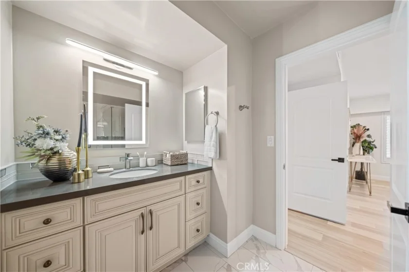 1611 S Pomona #D13 photo 39