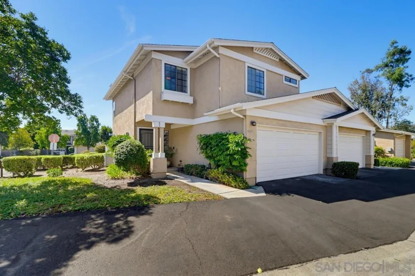 8391 Suntree Place photo 1