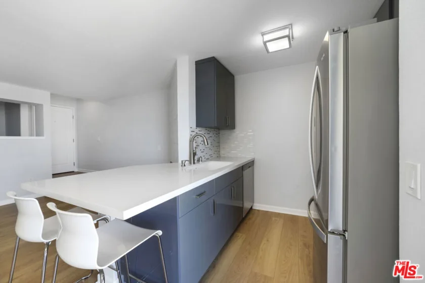 7320 Hawthorn Avenue #319 photo 5