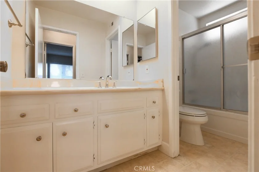 5468 Apricot Lane photo 15