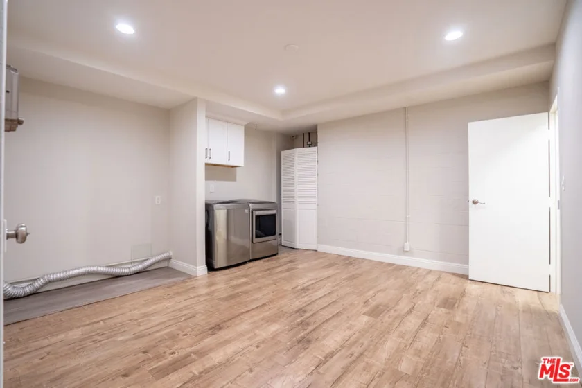 4368 W 8th Street #17 photo 34