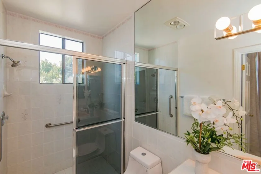 1044 5th Street #202 photo 27