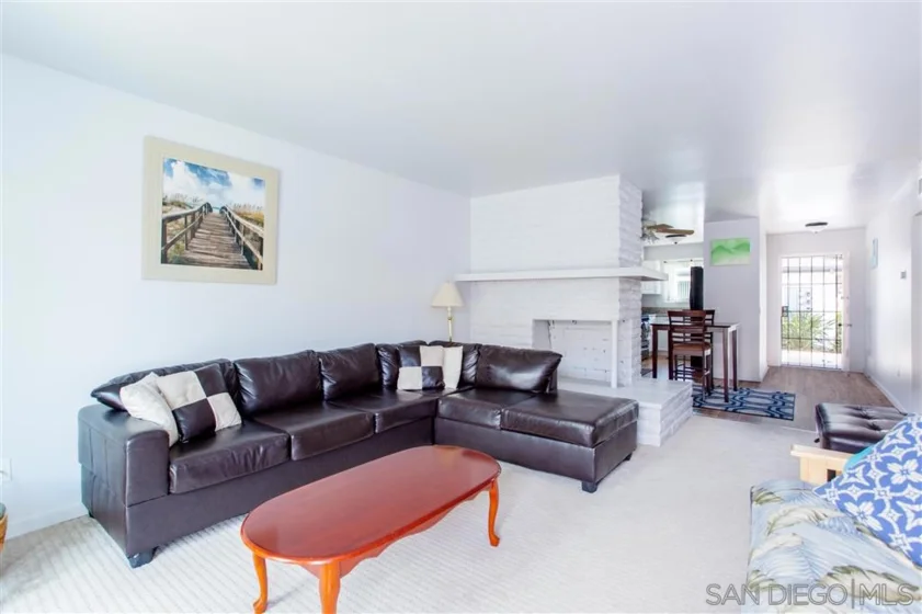 818 E Washington #B photo 1