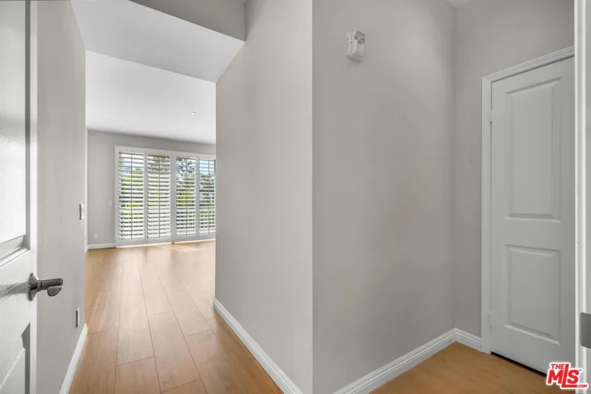 117 S Clark Drive #305 photo 5