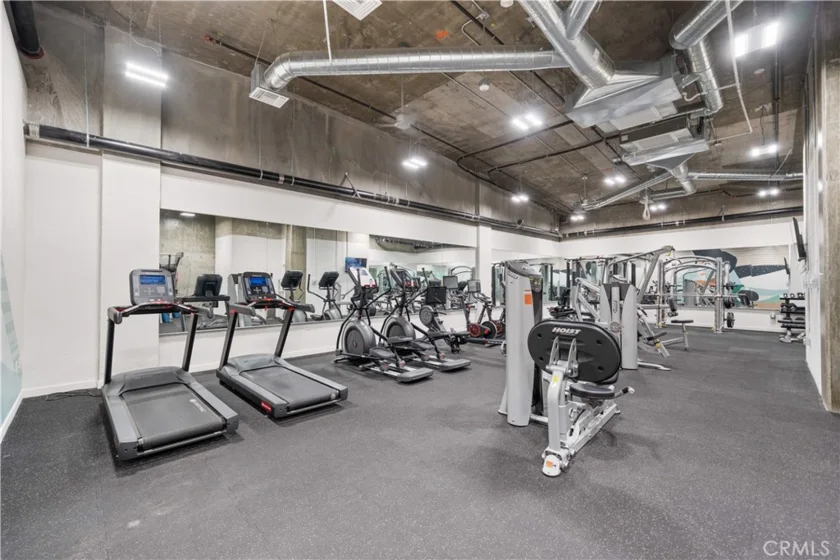 709 E Walnut Street #220 photo 21