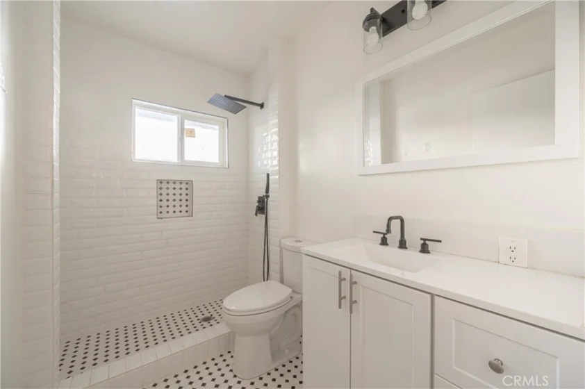 4579 Ambrose Avenue #4 photo 6