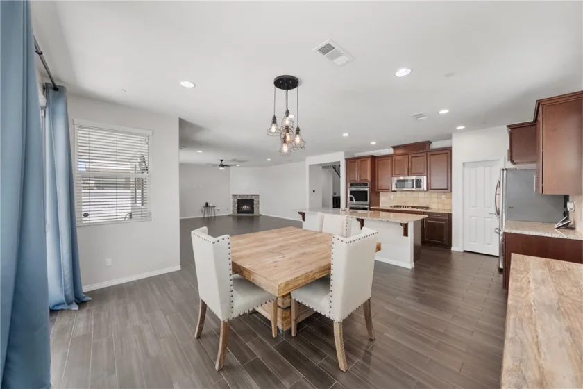 38079 Bella Rosa photo 27