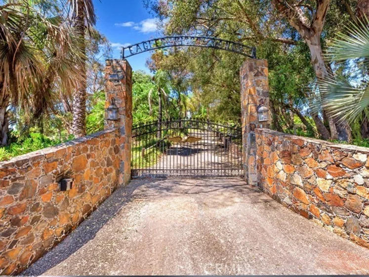 44665 La Cruz Drive photo 3