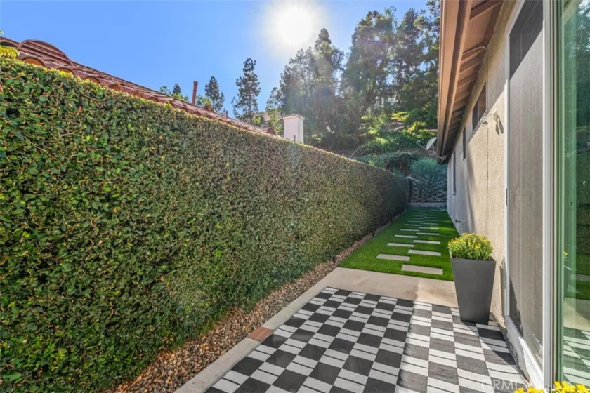 59 Colony photo 25