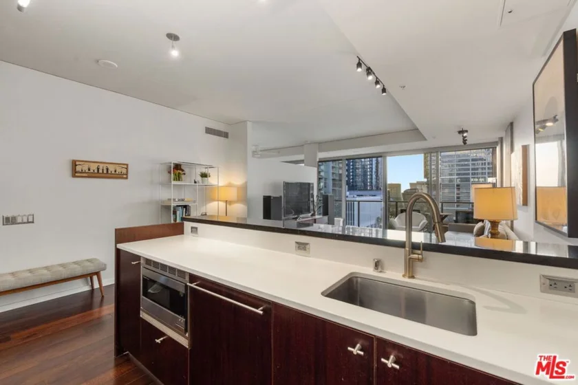 1155 S Grand Avenue #808 photo 2