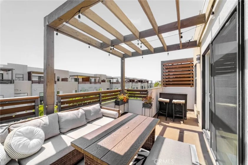 1687 Grand View photo 34
