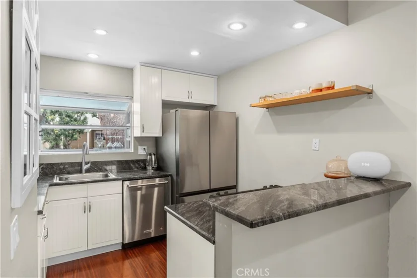 240 Pineview #3A photo 8
