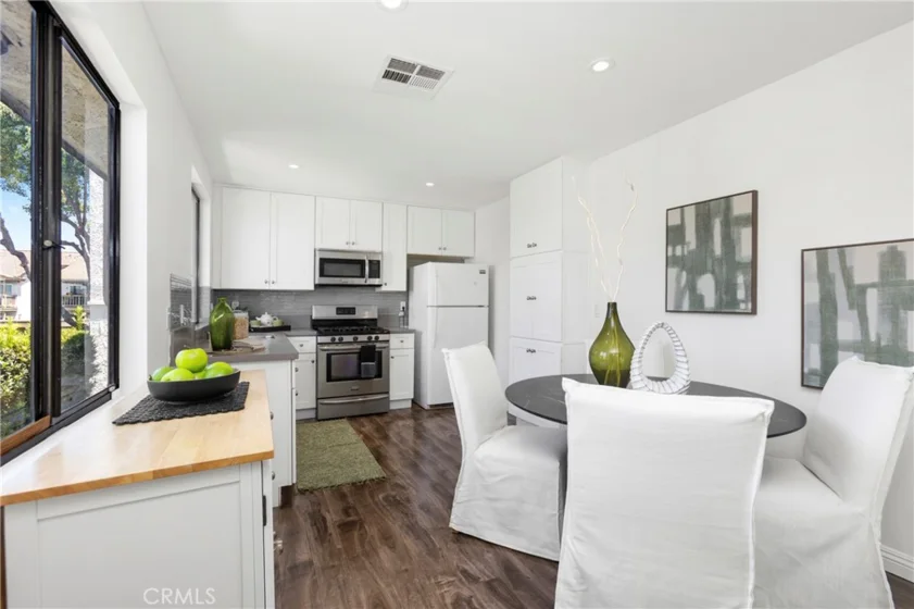 950 W Lambert #20 photo 2