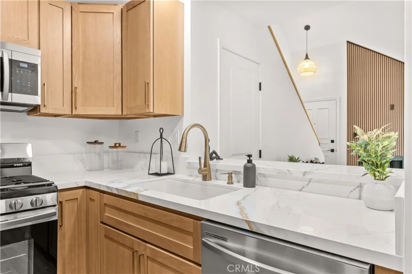 433 E Tamarack #149 photo 8