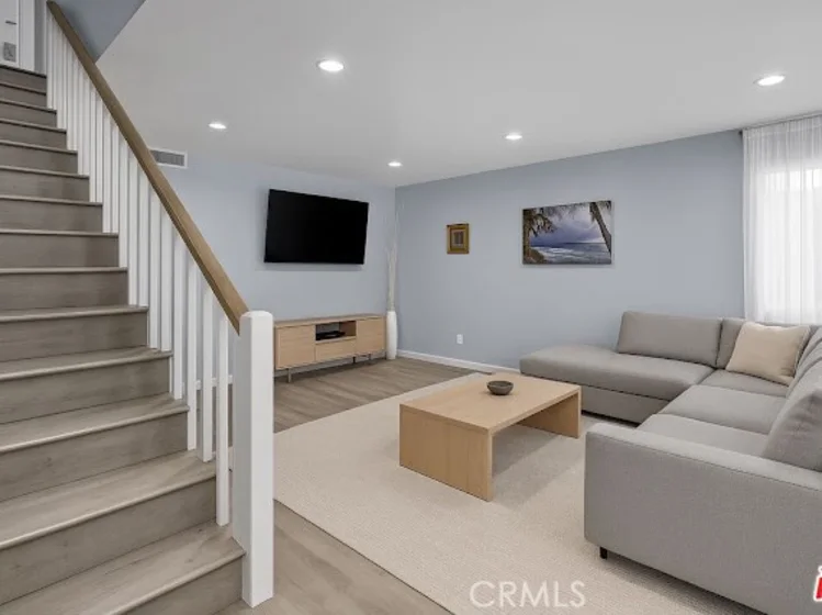 18411 Hatteras #114 photo 3