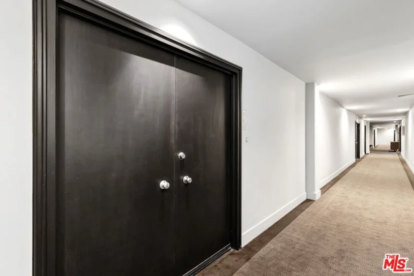 818 N Doheny Drive #606 photo 4