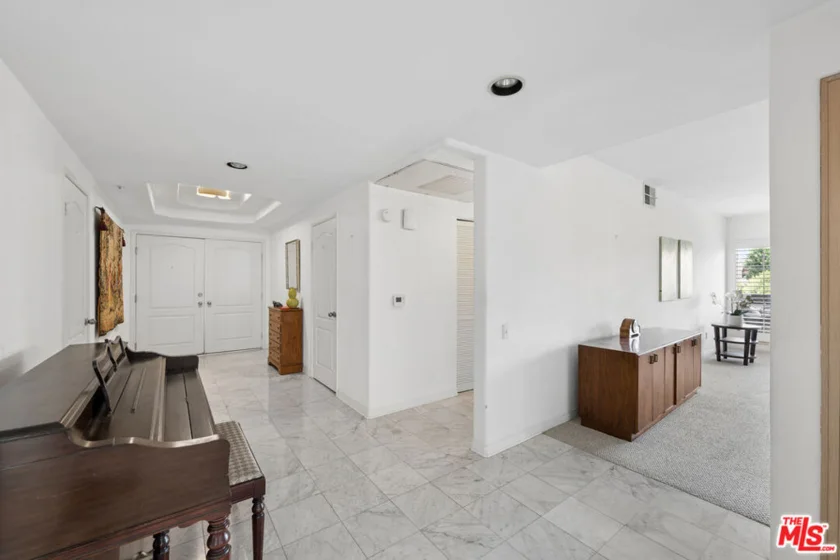 5224 Zelzah Avenue #209 photo 13