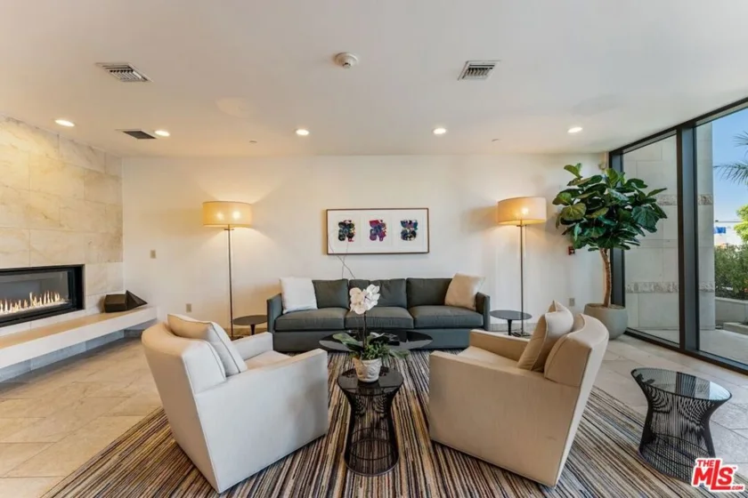 447 N Doheny Drive #101 photo 32