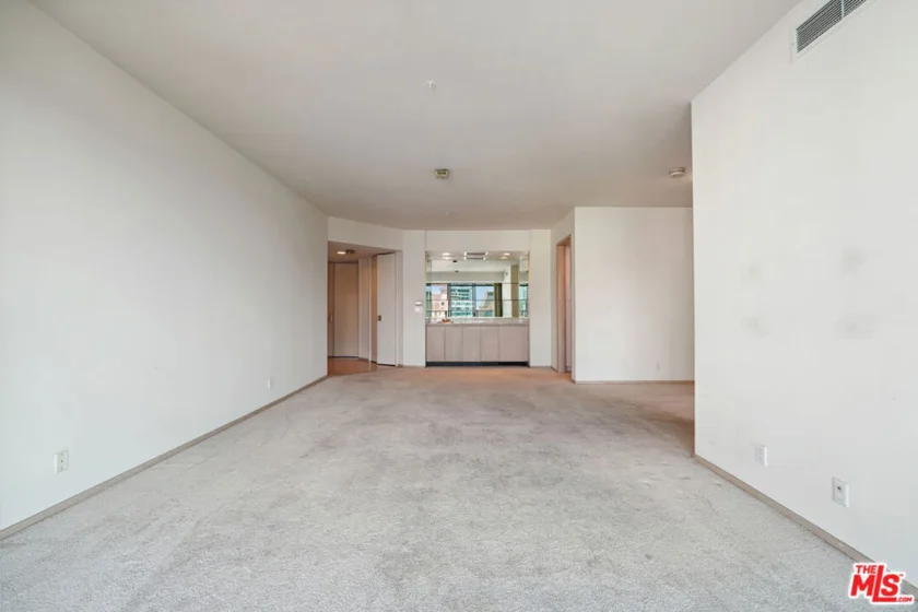 10490 Wilshire Boulevard #1402 photo 3