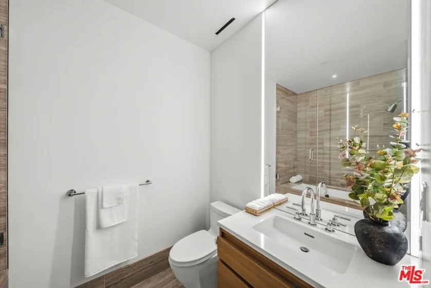 8899 Beverly Boulevard #4A photo 25