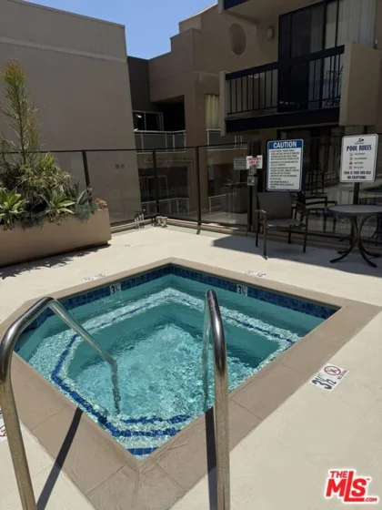 7320 Hawthorn Avenue #106 photo 9
