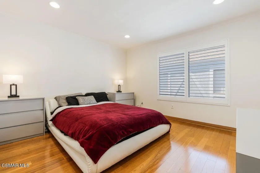18102 Burbank Boulevard #29 photo 28