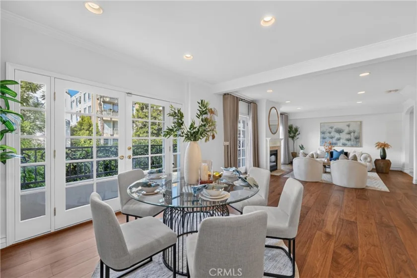 1820 Holmby Avenue #1 photo 2