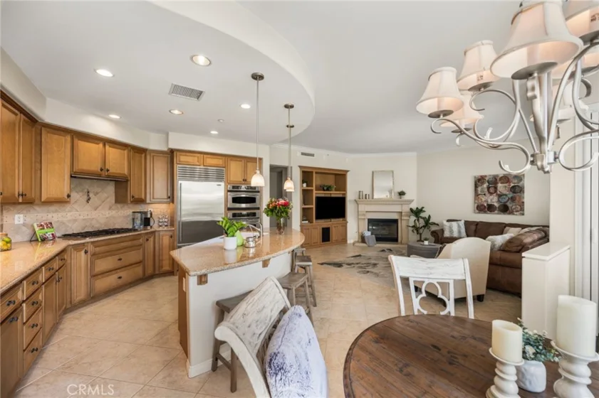 4001 Balmoral photo 16