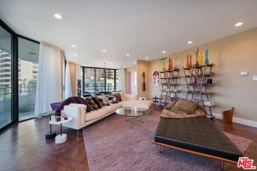 10601 Wilshire Boulevard #601 photo 1