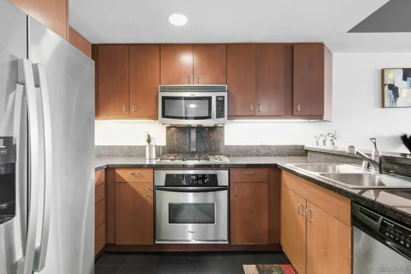 875 G Street #512 photo 30