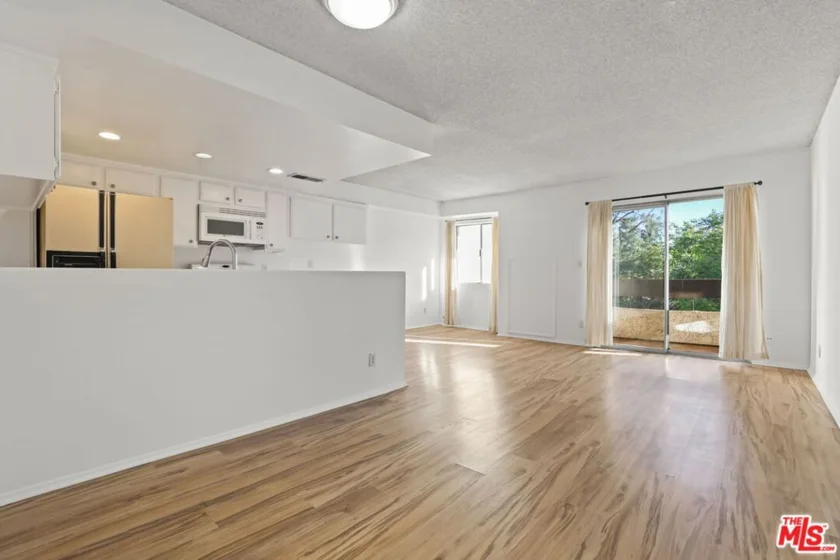 2700 Cahuenga Boulevard #2216 photo 39